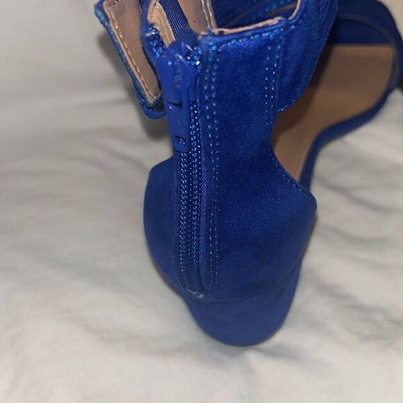 Like New Aerosoles Heels - Picture 14 of 15